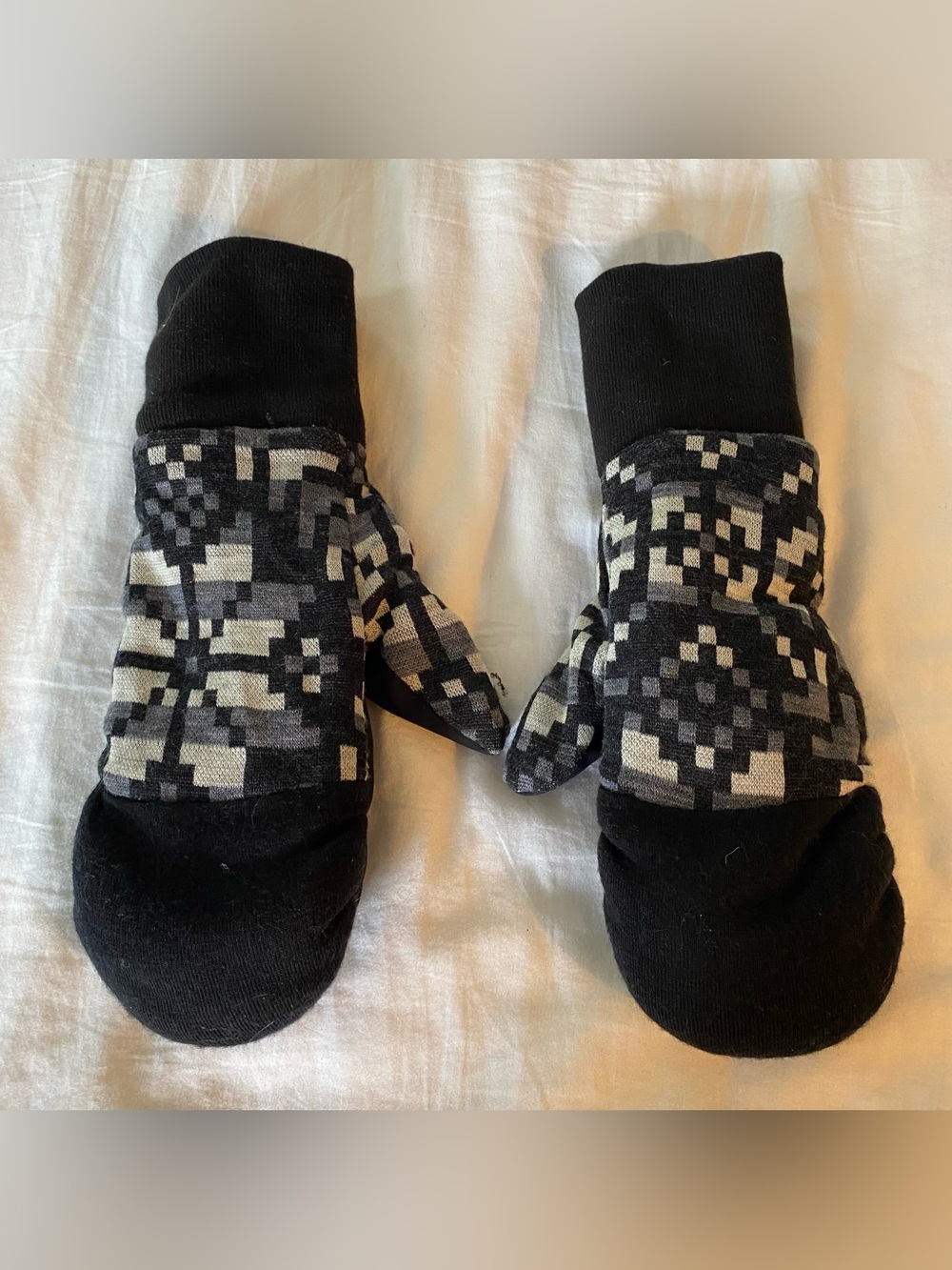 Kari Traa Mittens Womens 6 Wool Black Gray Winter Gorpcore Outdoor RN# 151408